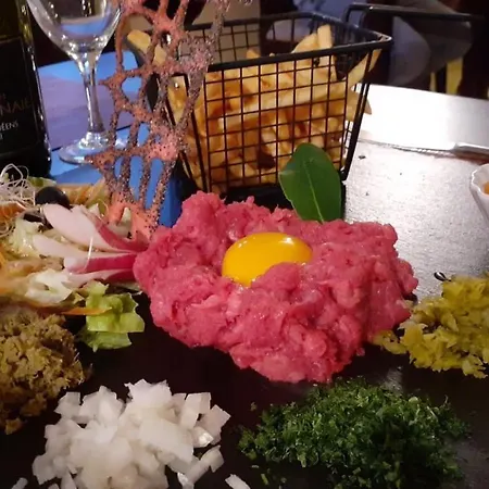 La Boule D'or מלון פוזוז'